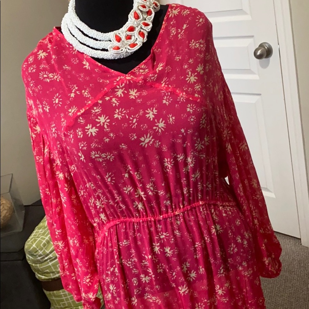 Be bold and stand out in a Free People flowy peasant dress❤️